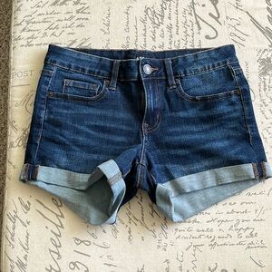 Aero size 6 low rise midi jean shorts